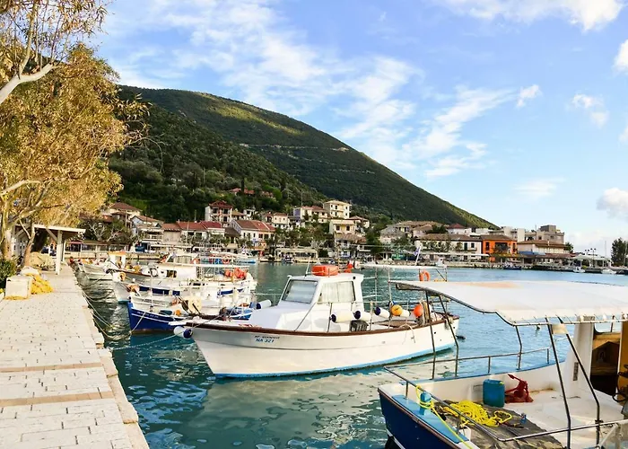 Lefkada Family Friendly House With Parking ,yard Nydri (Lefkada)
