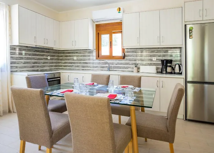 Lefkada Family Friendly House With Parking ,yard Apartmán Nydri (Lefkada)
