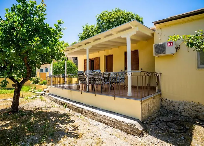 Apartmán Lefkada Family Friendly House With Parking ,yard