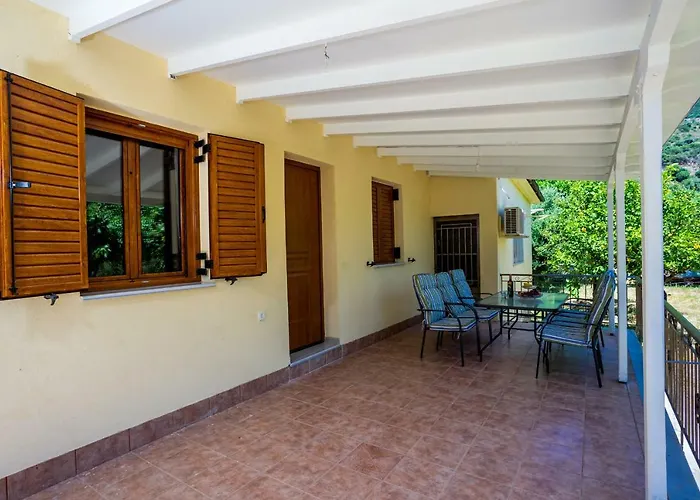 Lefkada Family Friendly House With Parking ,yard Apartmán Nydri (Lefkada)